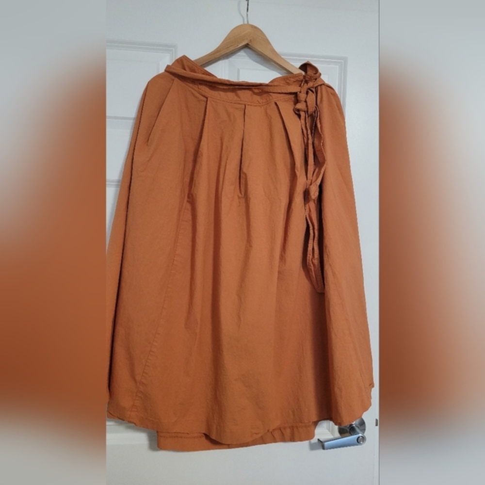 Ann Taylor midi skirt Size 14 warn twice‎ excellent condition.